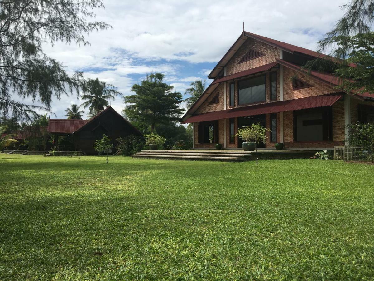 Villa De Fedelia Kuantan Bagian luar foto